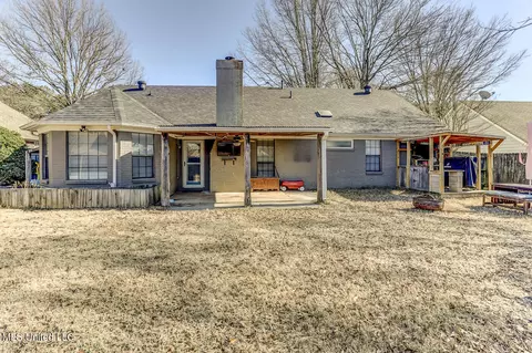 Exterior - 6665 Sassafras St, Olive Branch, MS 38654 photo 2 of 7