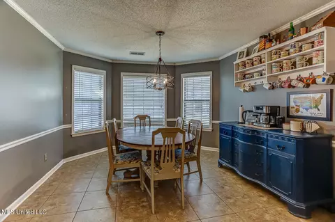 Dining - 6665 Sassafras St, Olive Branch, MS 38654 photo 1 of 2