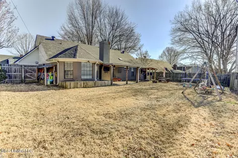 Exterior - 6665 Sassafras St, Olive Branch, MS 38654 photo 3 of 7