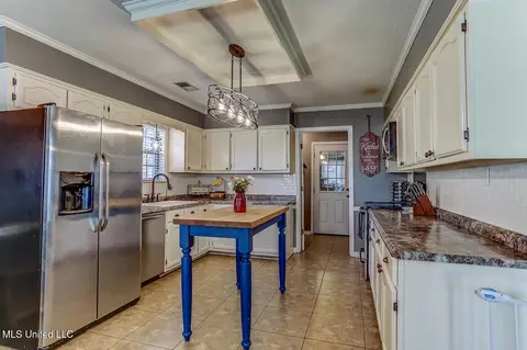 Kitchen - 6665 Sassafras St, Olive Branch, MS 38654 photo 1 of 3