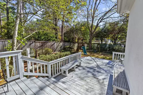 Exterior - 1 Pond Side Dr, Jackson, MS 39211 photo 3 of 17