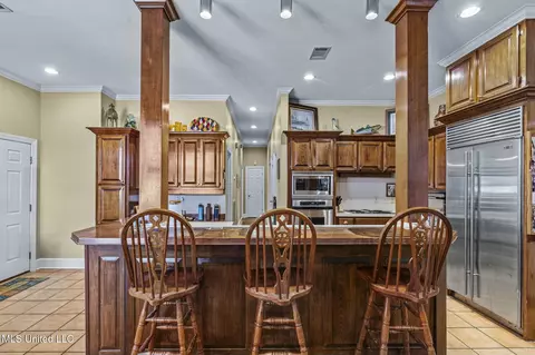 Kitchen - 1 Pond Side Dr, Jackson, MS 39211 photo 3 of 6