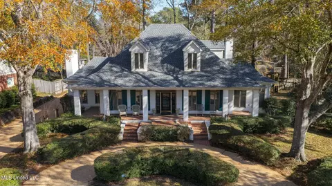 1 Pond Side Dr, Jackson, MS 39211