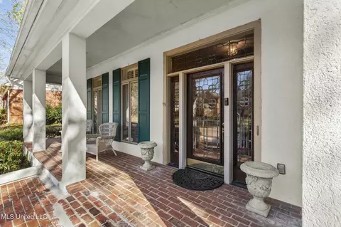 Exterior - 1 Pond Side Dr, Jackson, MS 39211 photo 1 of 17