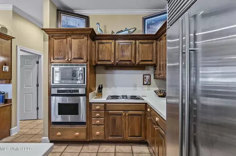 Kitchen - 1 Pond Side Dr, Jackson, MS 39211 photo 6 of 6