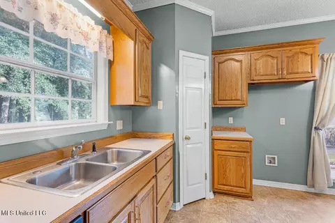 Kitchen - 113 N Mcgregor St, Wiggins, MS 39577 photo 8 of 8