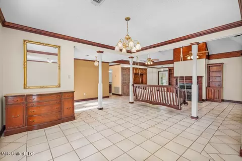 Living - 113 N Mcgregor St, Wiggins, MS 39577 photo 2 of 4