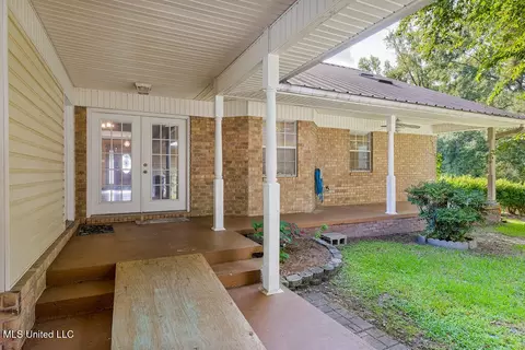 Exterior - 113 N Mcgregor St, Wiggins, MS 39577 photo 8 of 10