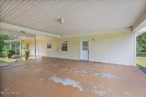 Exterior - 113 N Mcgregor St, Wiggins, MS 39577 photo 7 of 10