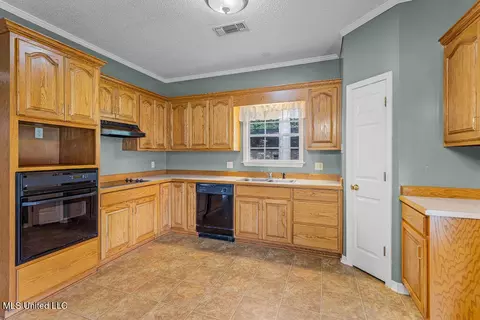 Kitchen - 113 N Mcgregor St, Wiggins, MS 39577 photo 6 of 8