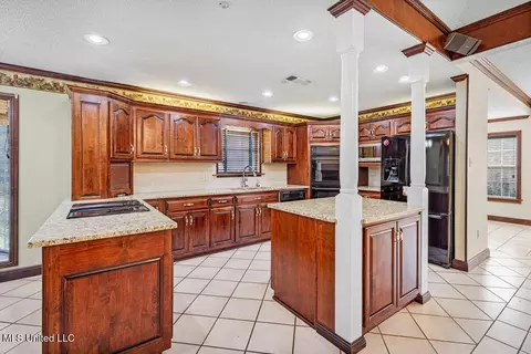 Kitchen - 113 N Mcgregor St, Wiggins, MS 39577 photo 2 of 8