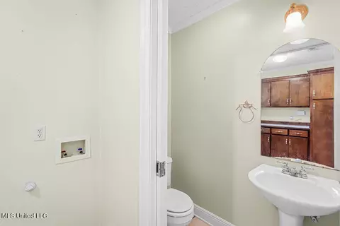 Bath - 113 N Mcgregor St, Wiggins, MS 39577 photo 4 of 6