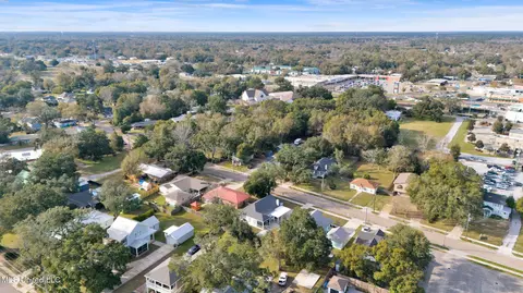 View/Area - 115 W Third St, Long Beach, MS 39560 photo 4 of 18
