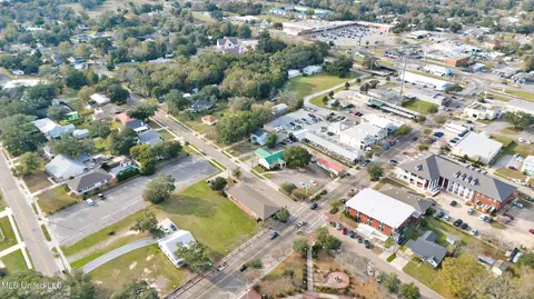 View/Area - 115 W Third St, Long Beach, MS 39560 photo 5 of 18