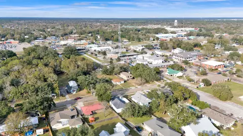 View/Area - 115 W Third St, Long Beach, MS 39560 photo 10 of 18