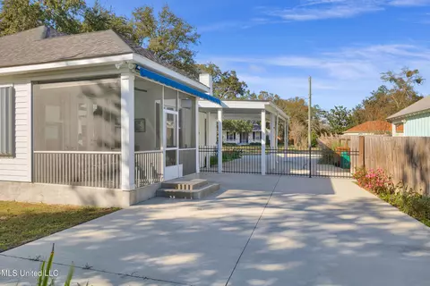 Exterior - 115 W Third St, Long Beach, MS 39560 photo 13 of 14