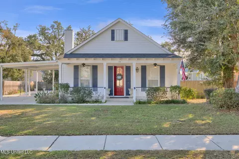 115 W Third St, Long Beach, MS 39560