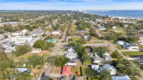 View/Area - 115 W Third St, Long Beach, MS 39560 photo 3 of 18