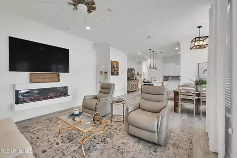 Living - 115 W Third St, Long Beach, MS 39560 photo 1 of 4