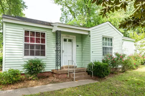 3703 Sherwood Dr, Natchez, MS 39120
