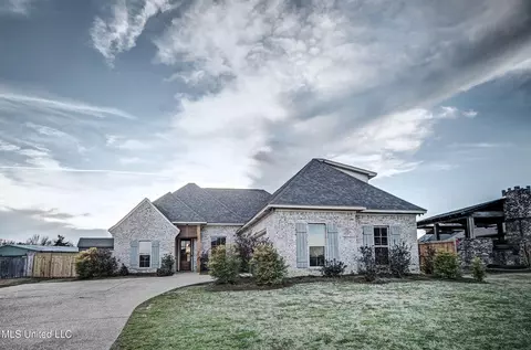 265 Clubview Cir, Pearl, MS 39208