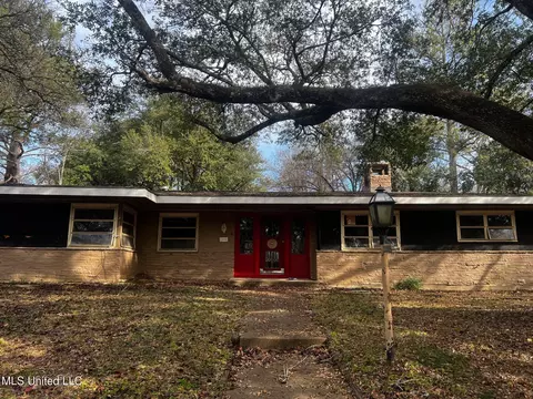 1332 Belvoir Pl, Jackson, MS 39202