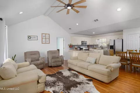 Living - 269 Geiger Rd, Lucedale, MS 39452 photo 1 of 1