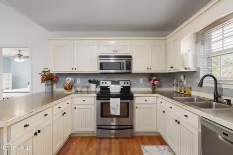 Kitchen - 269 Geiger Rd, Lucedale, MS 39452 photo 1 of 2
