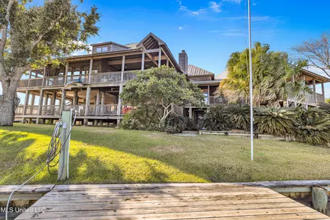 314 Magnolia Ln, Pass Christian, MS 39571