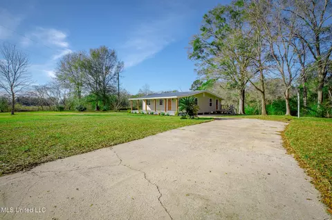 Exterior - 277 Howell Tanner Chapel Rd, Lucedale, MS 39452 photo 9 of 12