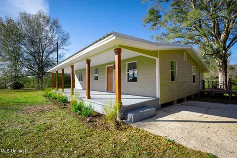 Exterior - 277 Howell Tanner Chapel Rd, Lucedale, MS 39452 photo 8 of 12