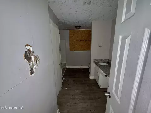 2674 Key St, Jackson, MS 39212 photo 9
