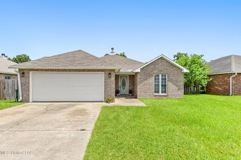 10538 Shore Cv, Biloxi, MS 39532