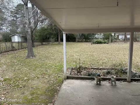 Exterior - 149 Colonial Circle Cir, Jackson, MS 39211 photo 2 of 2