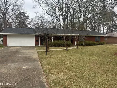 149 Colonial Circle Cir, Jackson, MS 39211