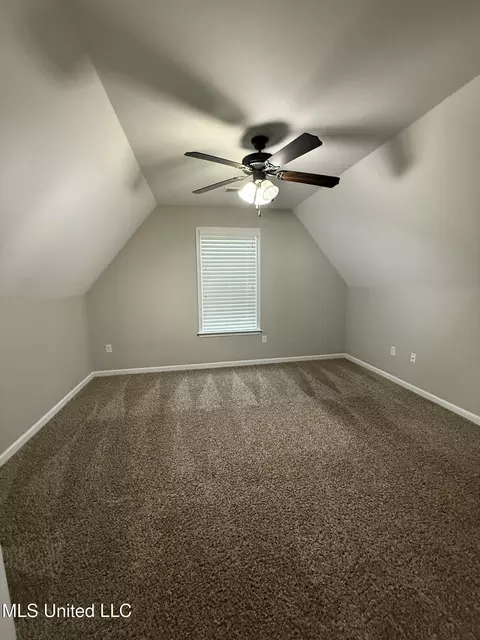 Bedroom - 2070 Aspen Dr, Nesbit, MS 38651 photo 1 of 3