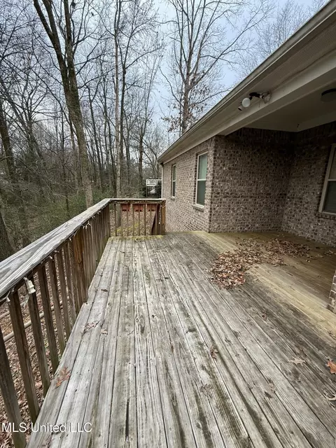 Exterior - 2070 Aspen Dr, Nesbit, MS 38651 photo 2 of 4