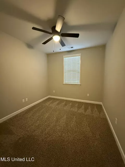 Bedroom - 2070 Aspen Dr, Nesbit, MS 38651 photo 3 of 3