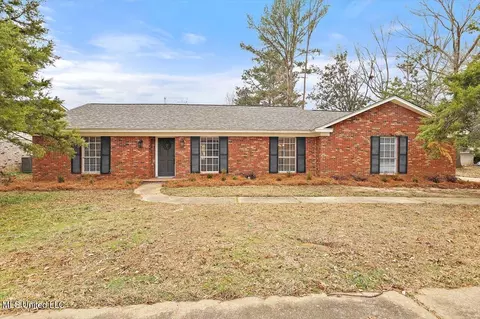 306 Mcdonald Dr, Clinton, MS 39056