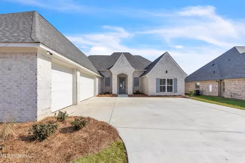 Exterior - 692 Bearing Way, Brandon, MS 39047 photo 2 of 5