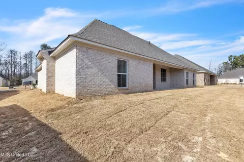 Exterior - 692 Bearing Way, Brandon, MS 39047 photo 5 of 5