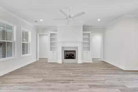 Living - 692 Bearing Way, Brandon, MS 39047 photo 3 of 3