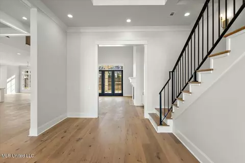 Entry Way - 256 Ashworth Cir, Madison, MS 39110 photo 3 of 9