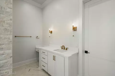 Bath - 256 Ashworth Cir, Madison, MS 39110 photo 3 of 12