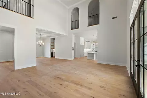 Living - 256 Ashworth Cir, Madison, MS 39110 photo 3 of 7