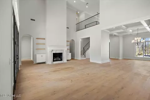 Living - 256 Ashworth Cir, Madison, MS 39110 photo 1 of 7
