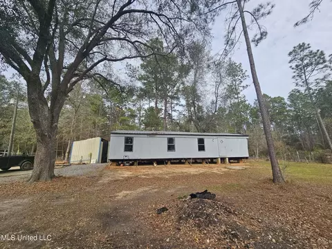 120 Knollcrest Dr, Lucedale, MS 39452