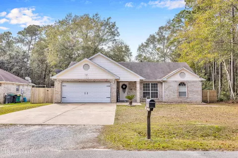 1109 Gum St, Ocean Springs, MS 39564
