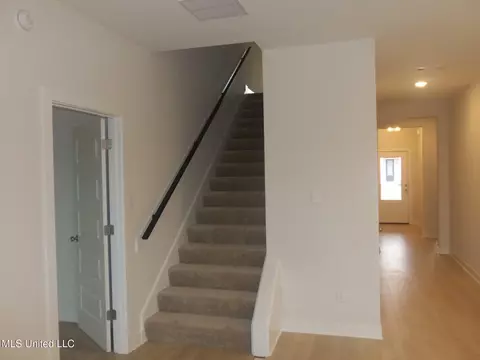 Entry Way - 9674 Talisman Pass, Olive Branch, MS 38654 photo 2 of 5