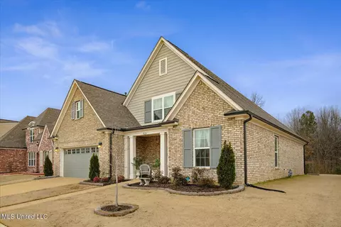 9626 Crape Myrtle Dr, Olive Branch, MS 38654 photo 2